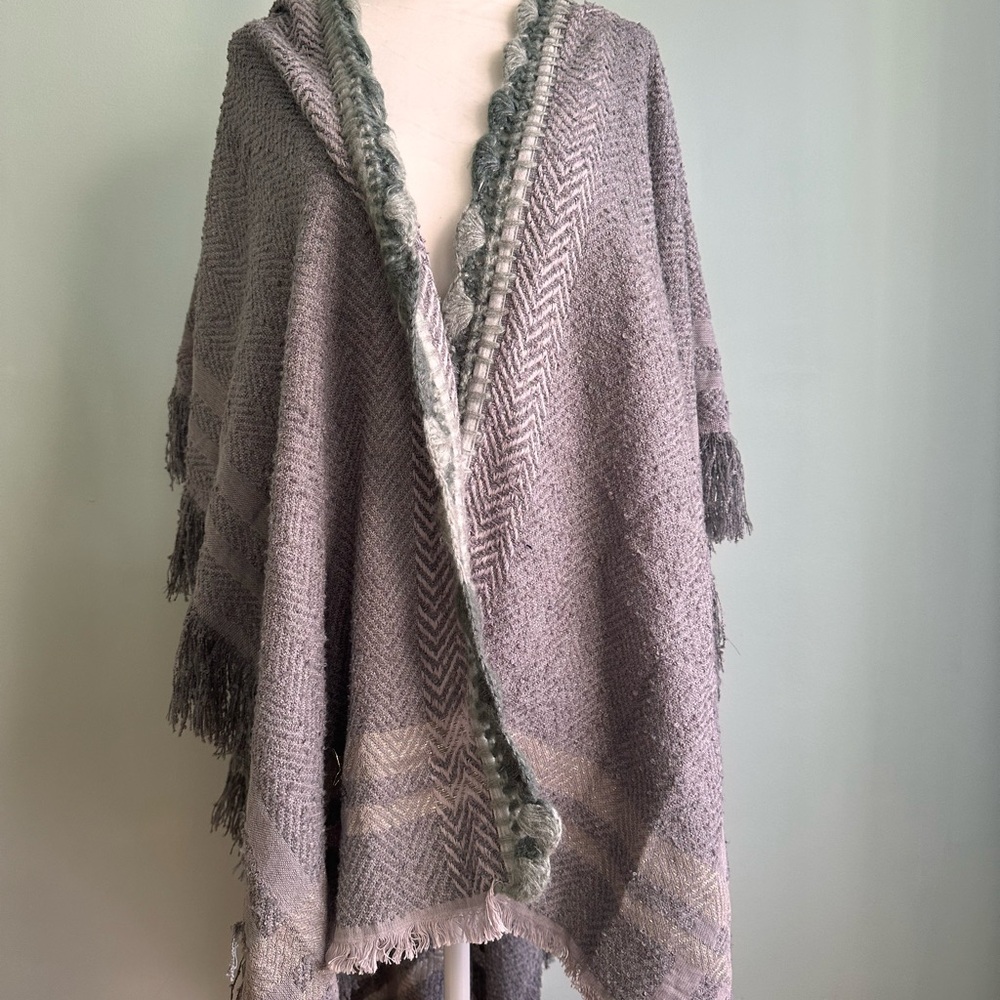 Gray Sweater with Cozy Knit Design